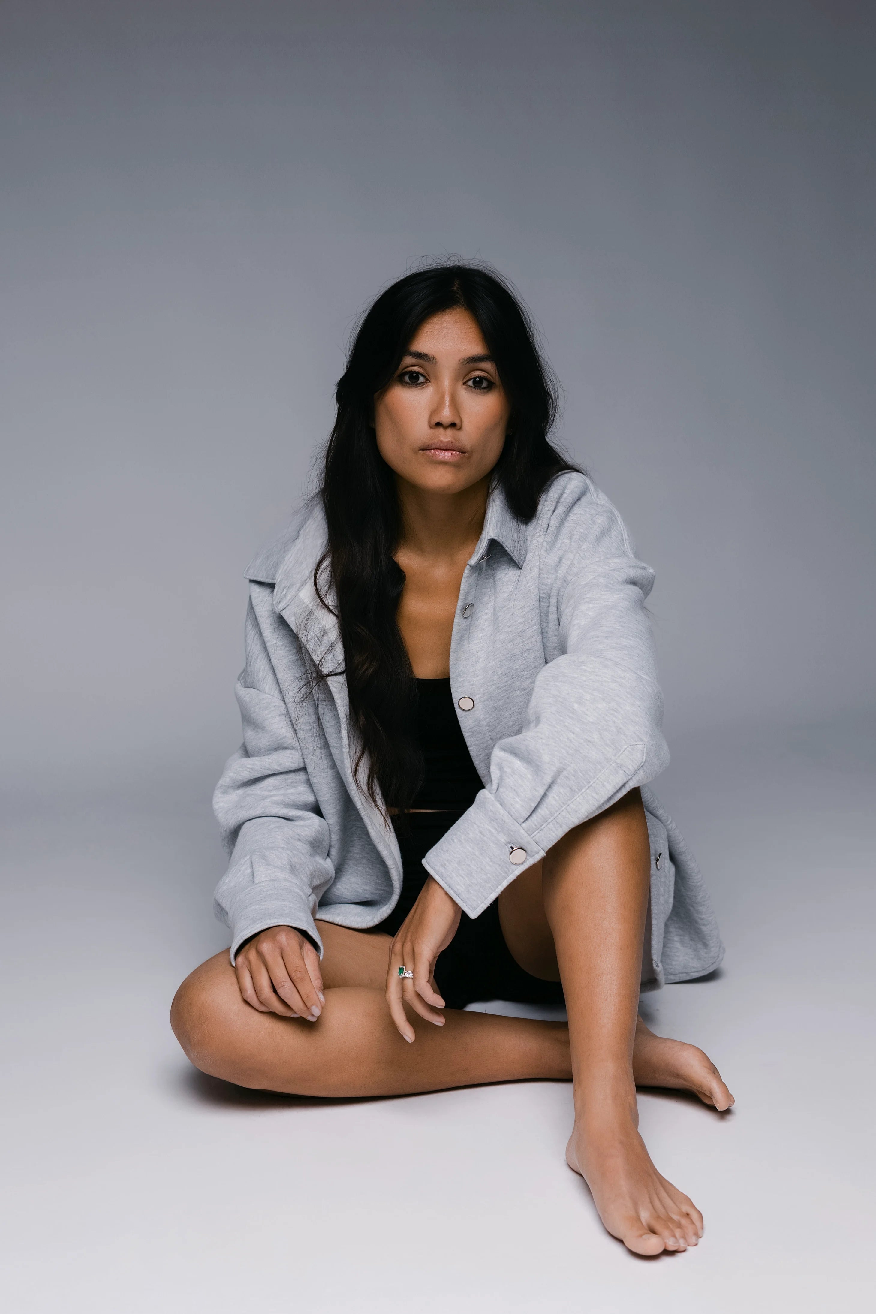 Model wearing the Billy Off-Duty Shirt in grey, front view.